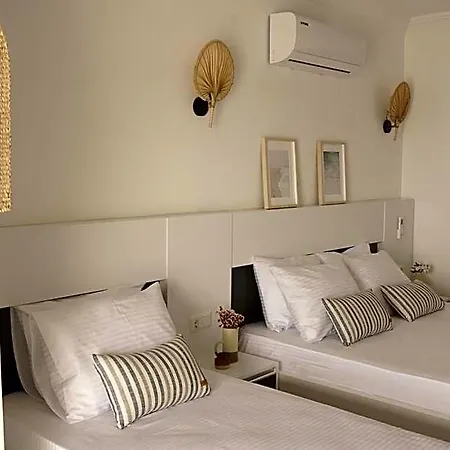 Blue Island Luxury Adults Only فندق Gombe